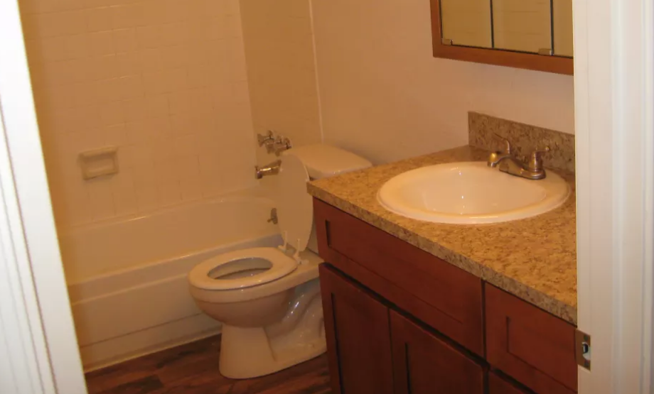 Fountain Court Apartments Image 9