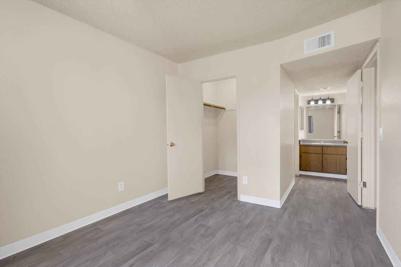 Deerfield Village Image 8
