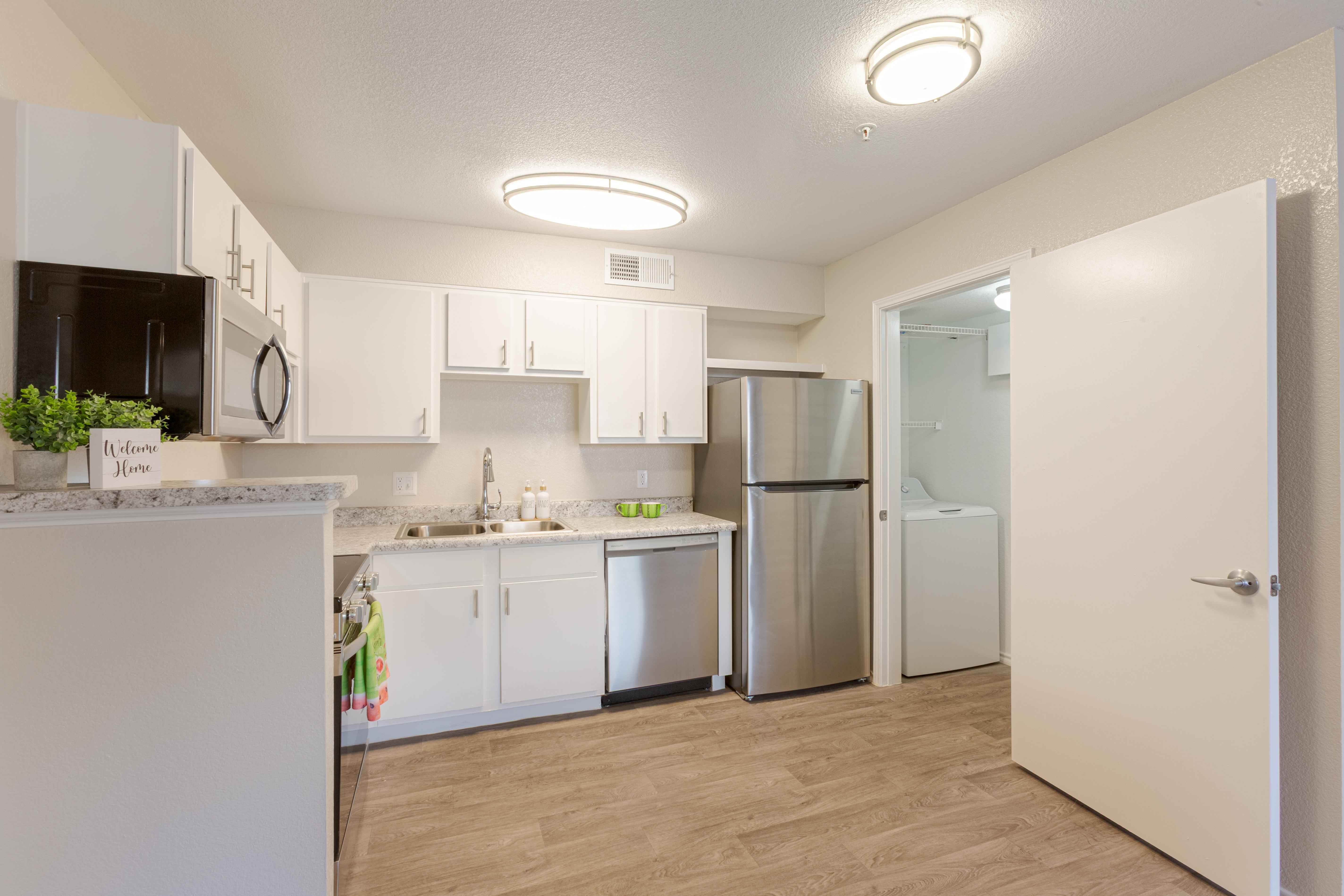 Riverwalk Luxury Apartments Image 14