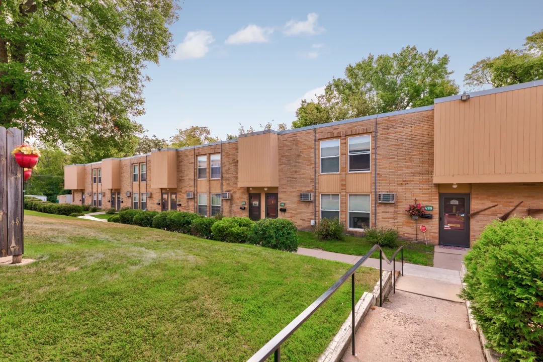 The Park Apartments and Townhomes Image 2