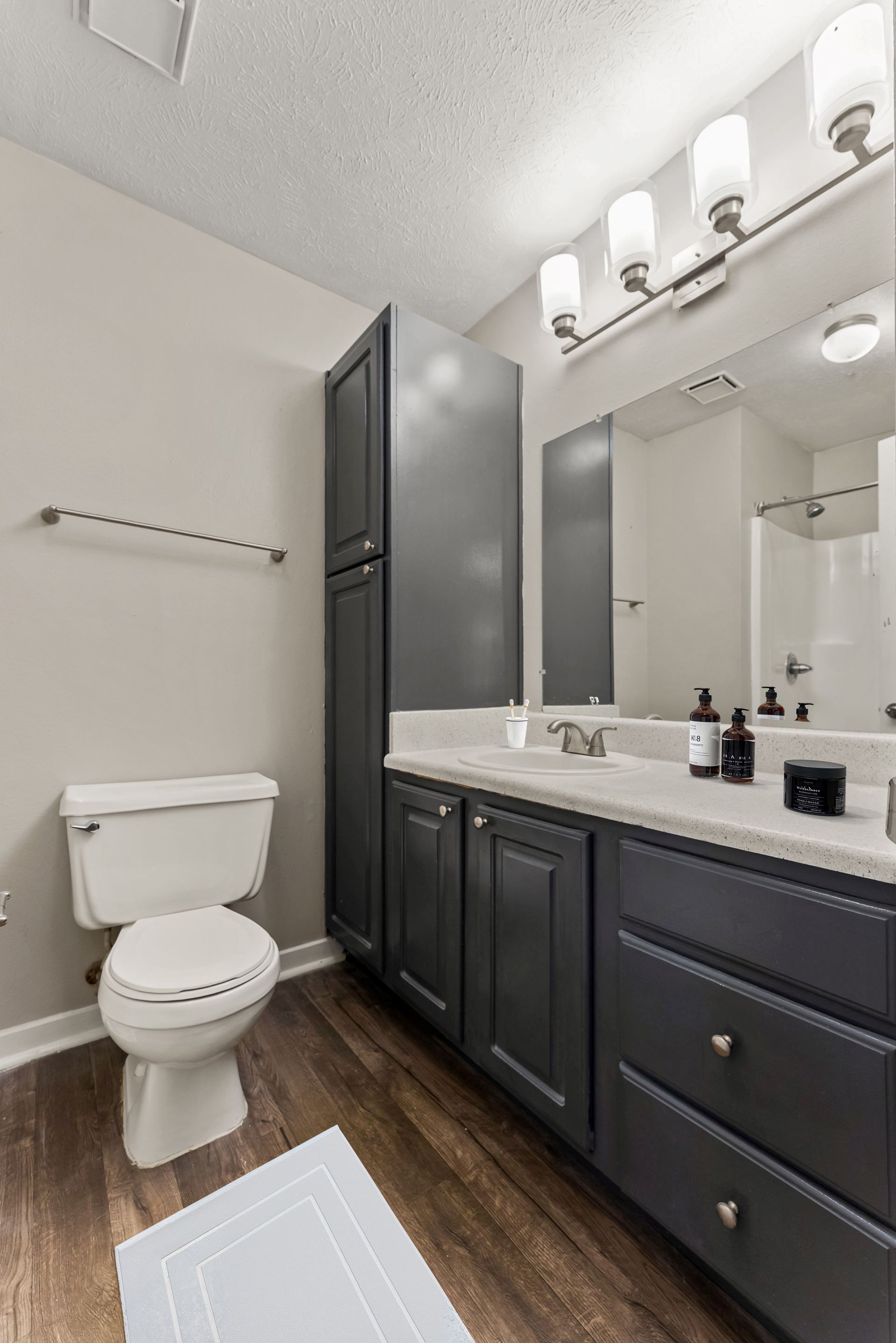 Linden (Renovated) - 2 Bed / 2 Bath - 1,100 Sq.Ft.