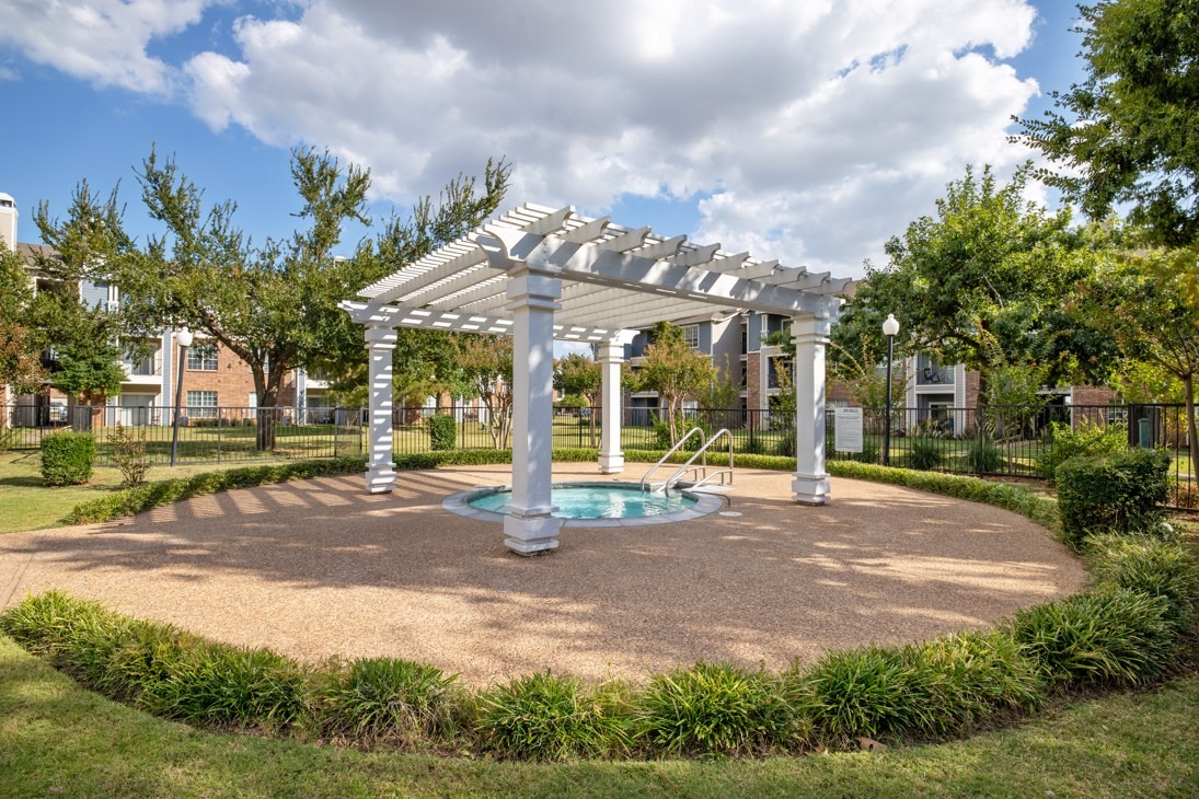 Montclair Parc Apartments Image 2