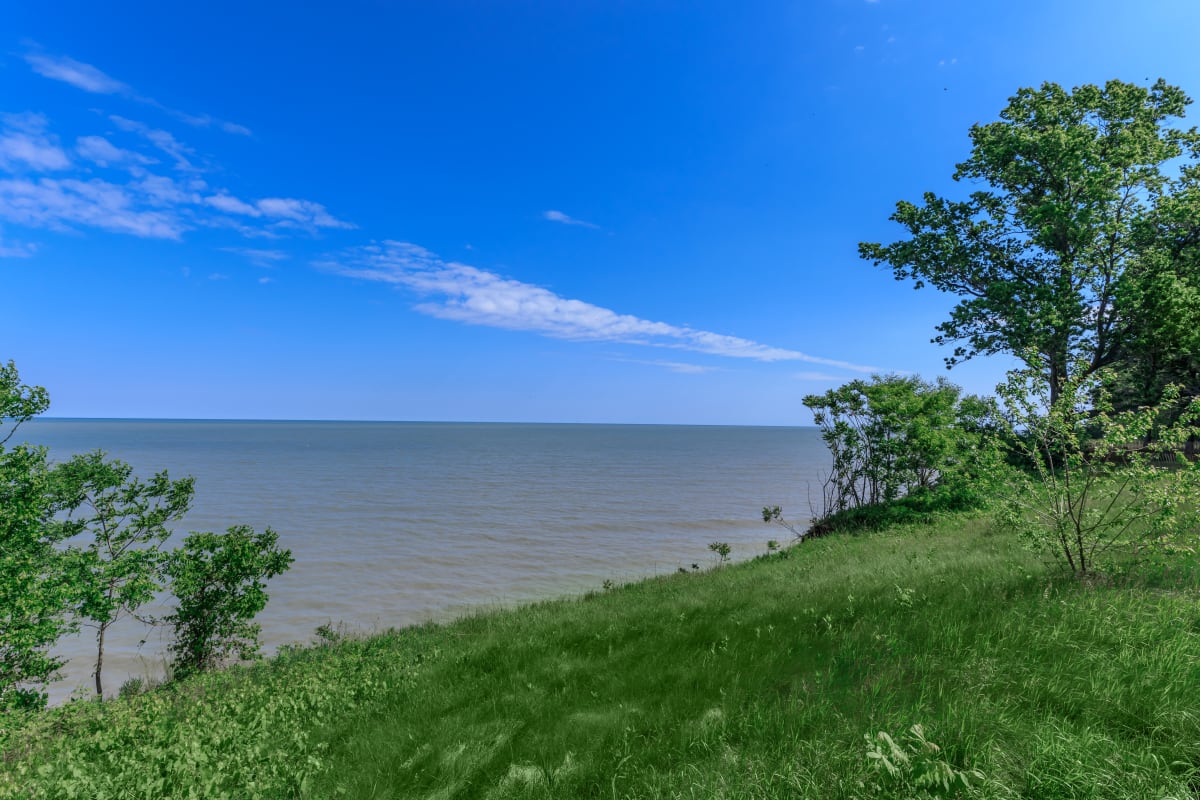 Lakeside Villas Image 2