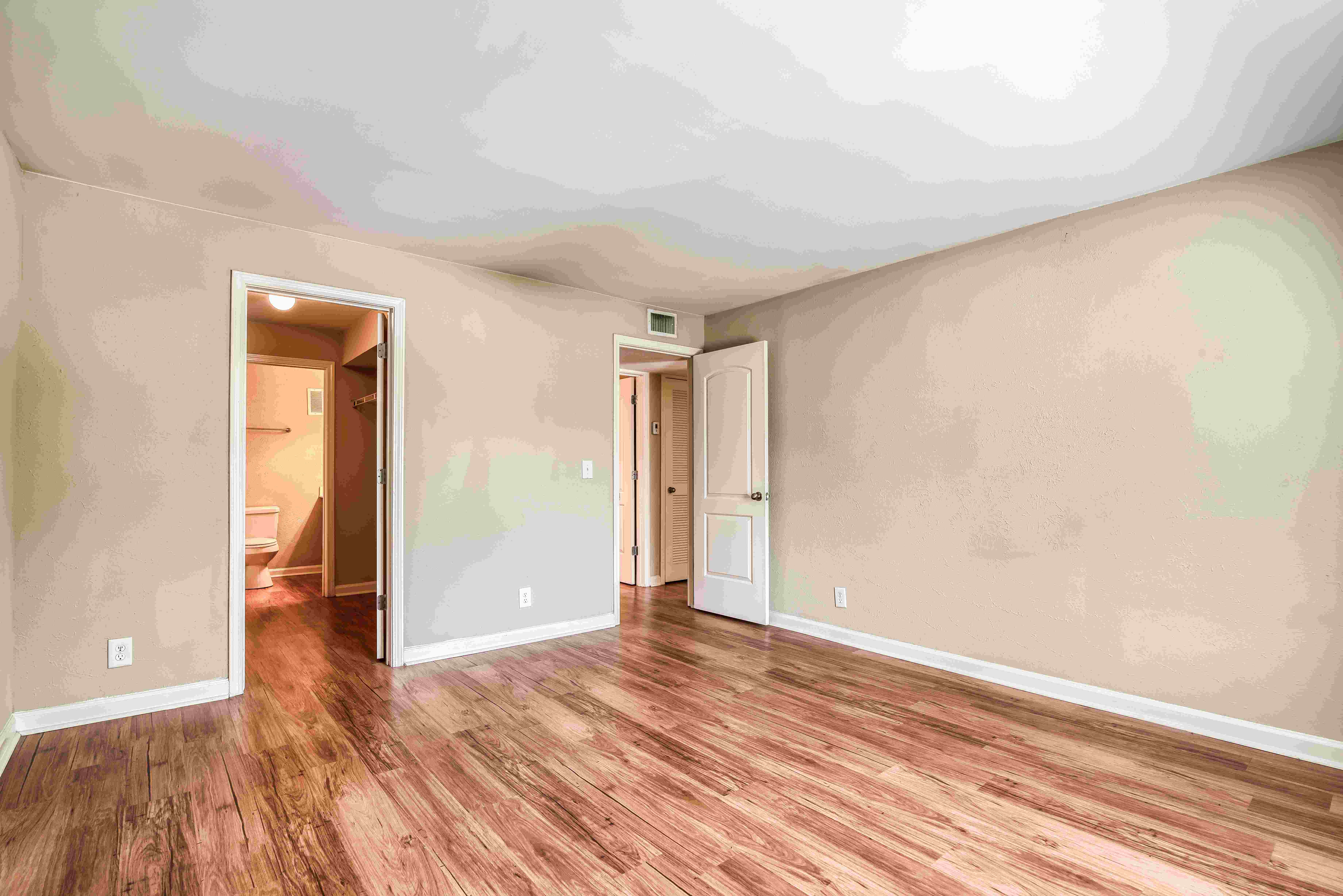 865 Bellevue Apartments Image 27