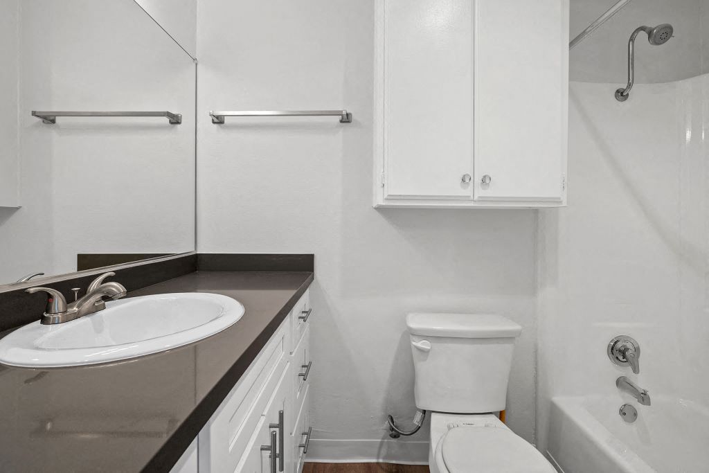 The Reserve at Warner Center Image 25