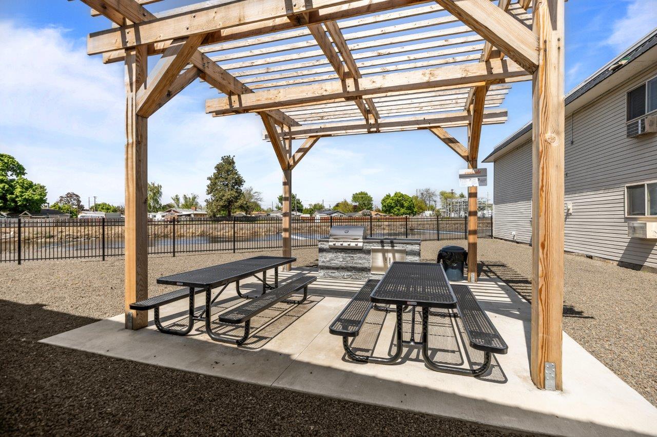 Creekside Apartments Image 22
