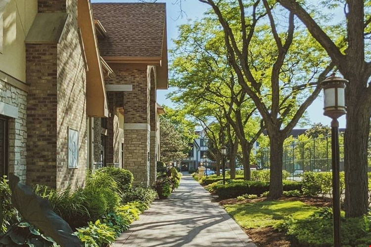 Schaumburg- International Village Image 9