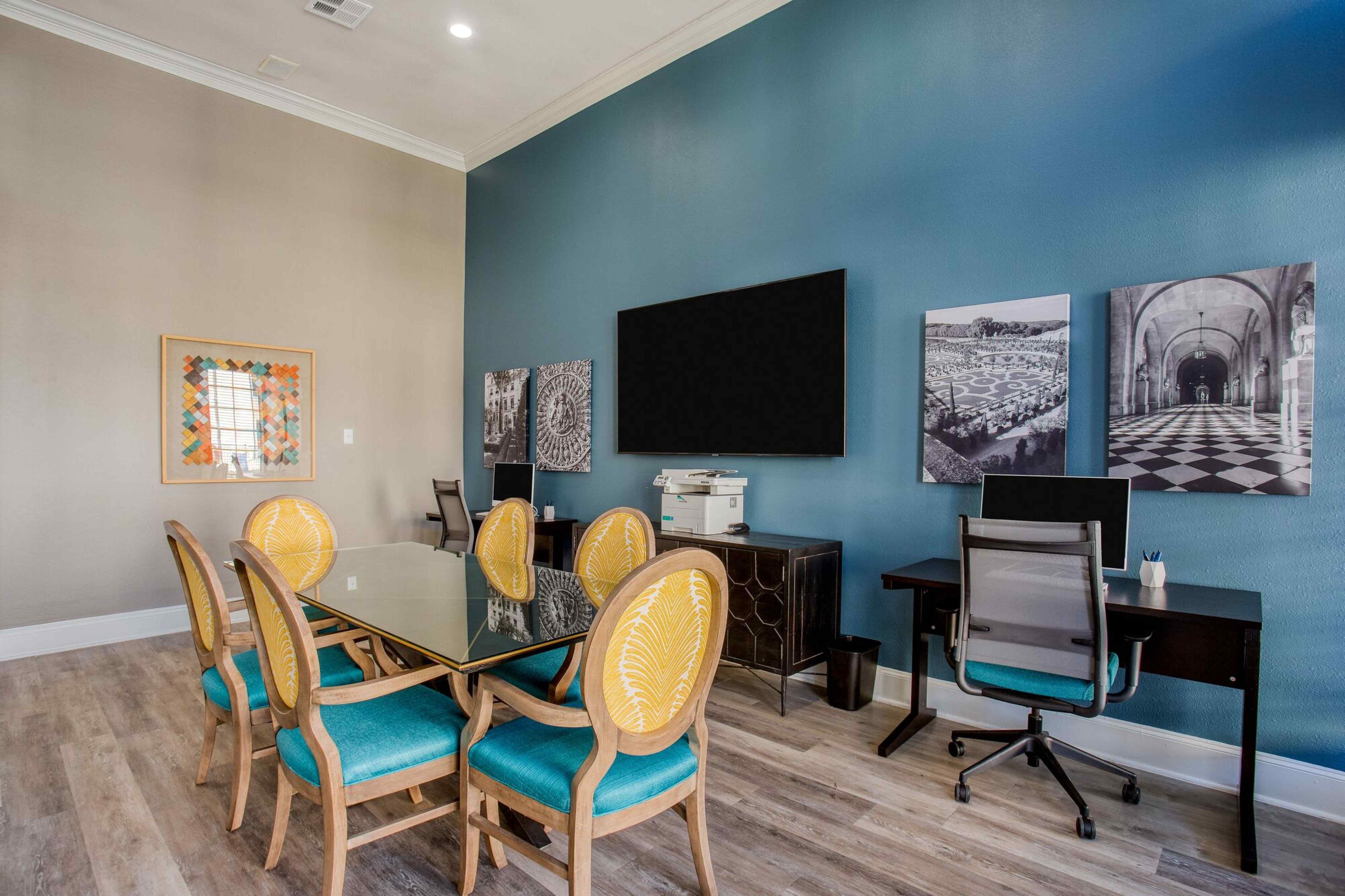 Verlaine on the Parkway Image 7