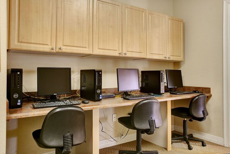 Sterling Park Apartments Image 10