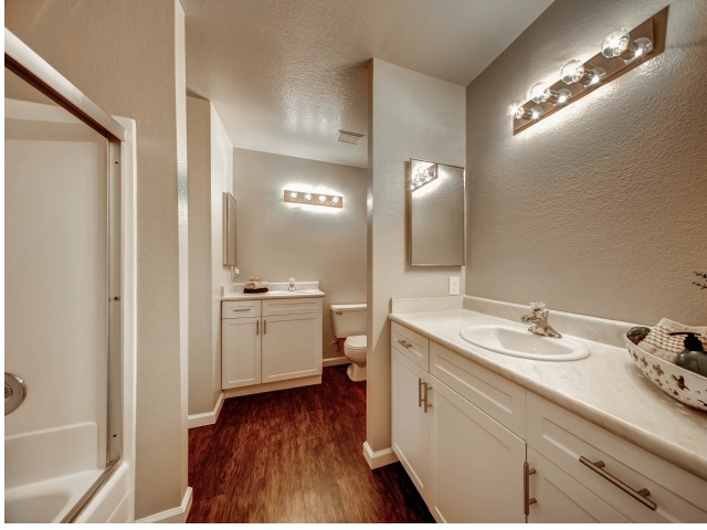 Sycamore Greens Apartment Homes Image 18