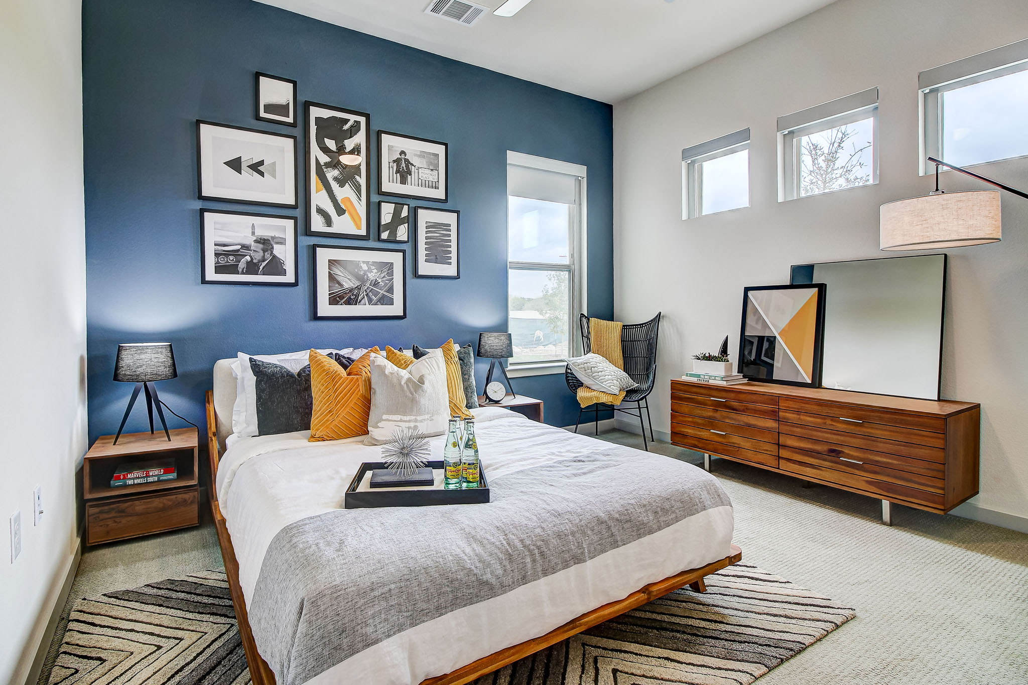 Oxly at The Merc Image 6