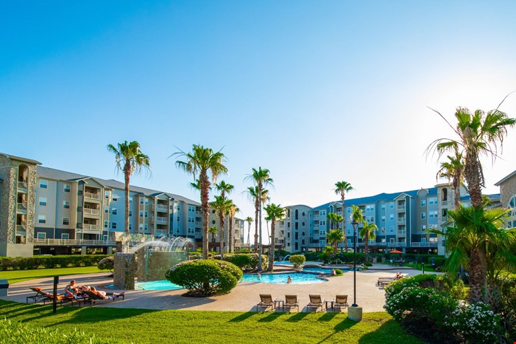 The Club of the Isle Image 9