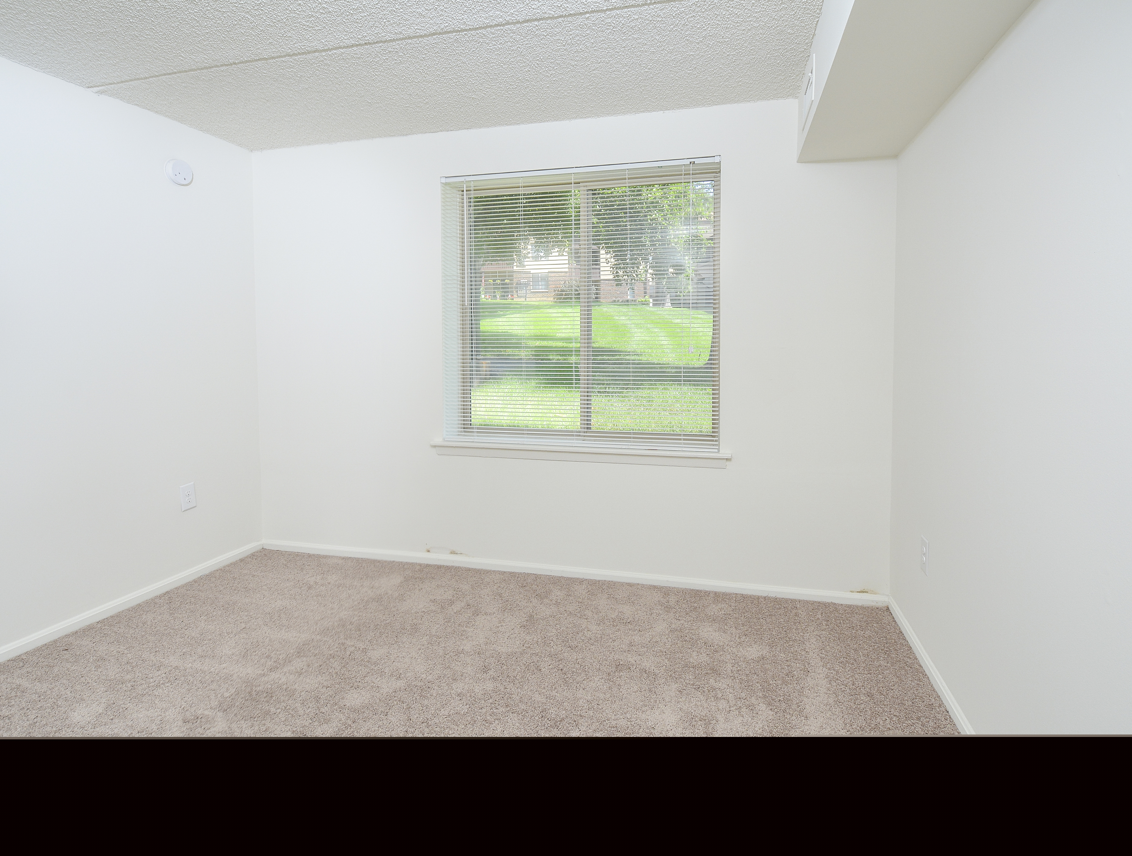 Fox Run 2 BR Upgraded Bedroom