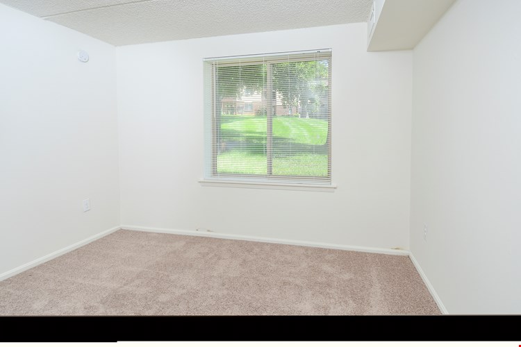 Fox Run 2 BR Upgraded Bedroom