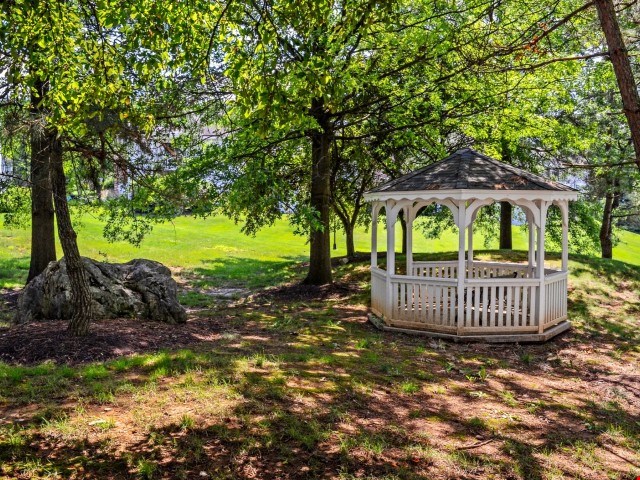 Victoria Crossing Apartments Image 3