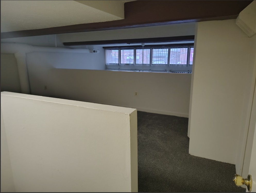 Marlboro Classic Apt & Redwood Square Image 132