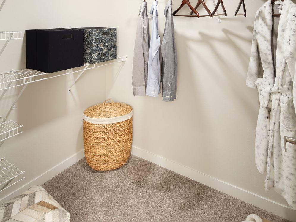 Phase II - Scheme C Walk-in closet