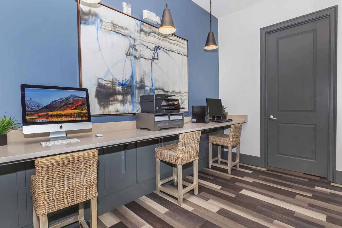 Sola South Lux Apartments Image 8