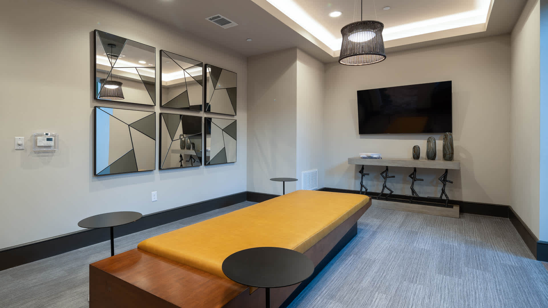 Olivian at the Realm Image 56