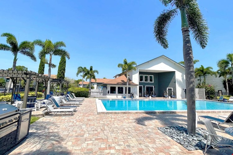 Sizzle up the fun at our pool deck grill, where BBQs and relaxation go hand in hand!