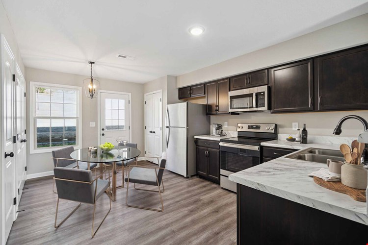 Center Pointe Townhomes Image 2