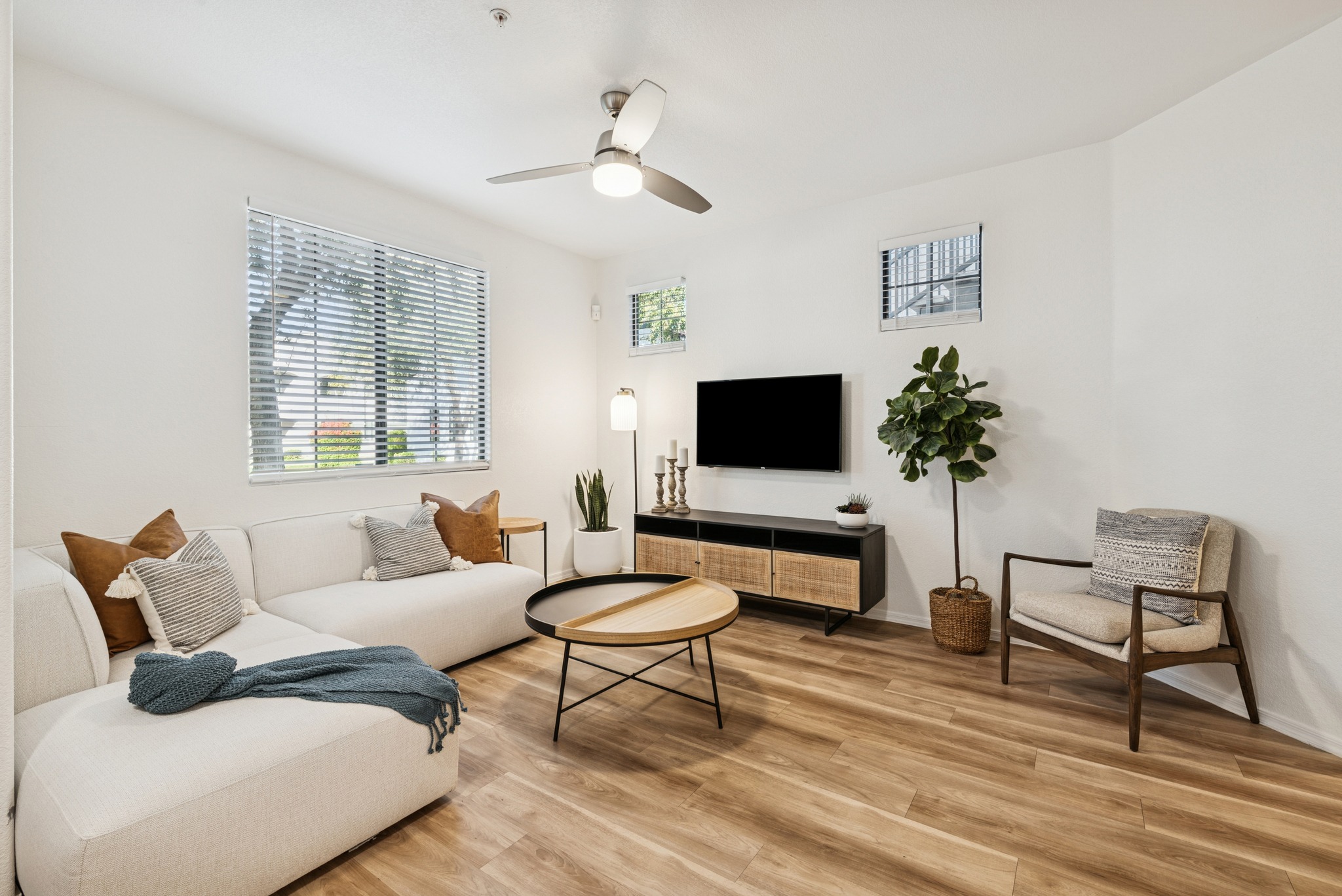 Dobson 2222 Image 1