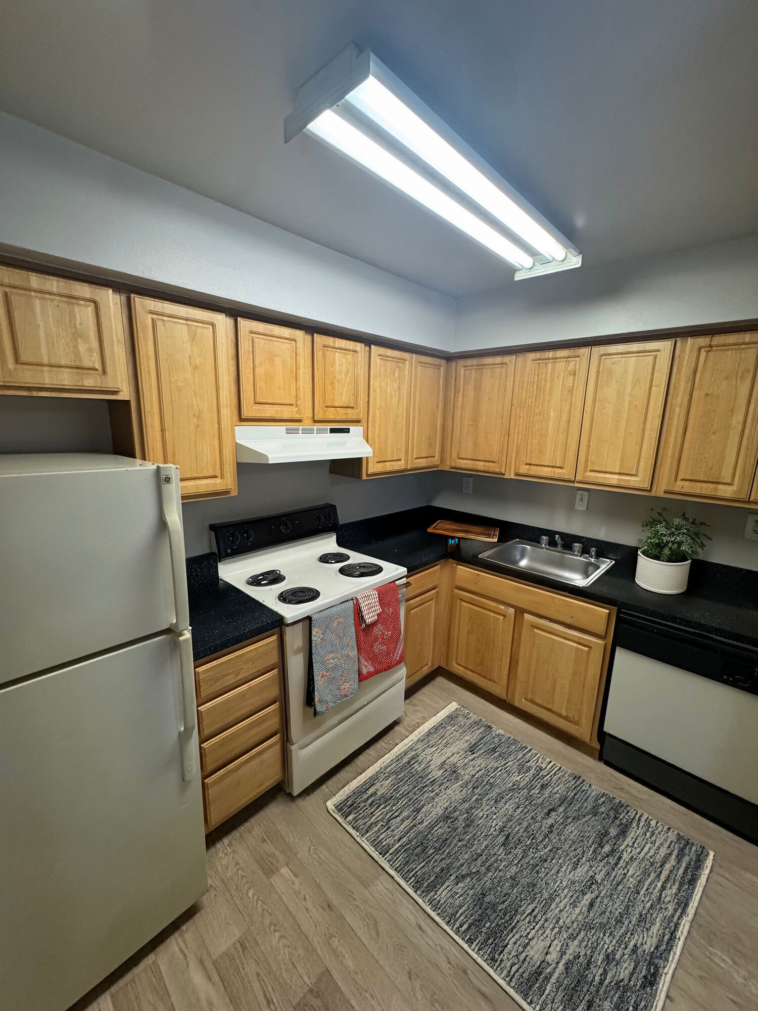 TOWNE CREST APARTMENTS Image 27