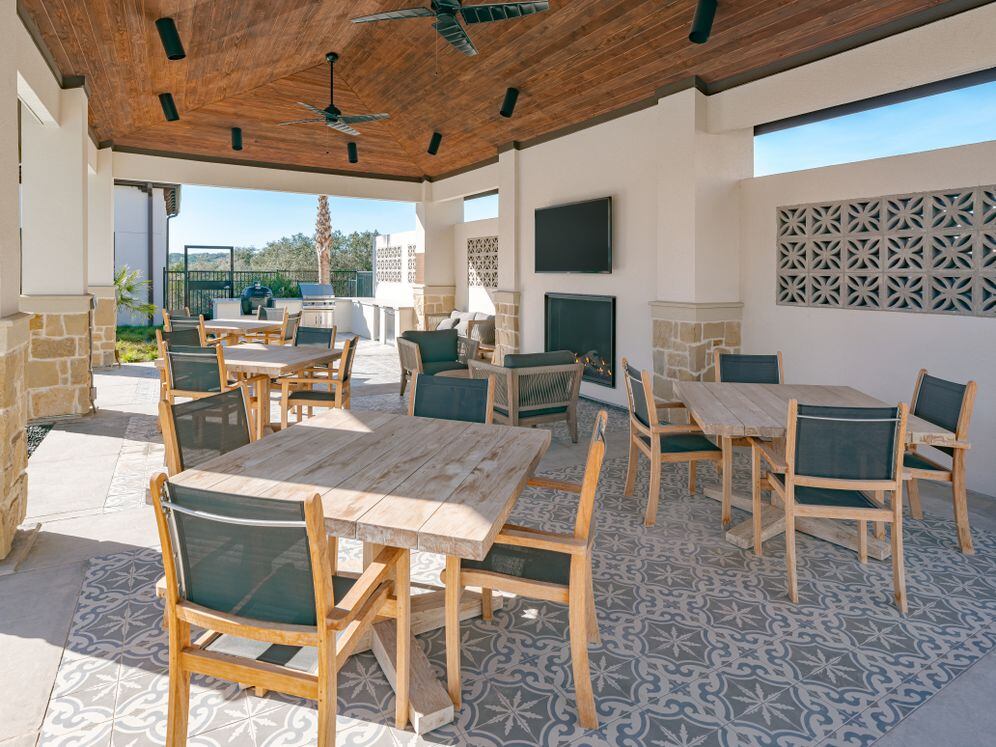 Outdoor lounge with picnic areas