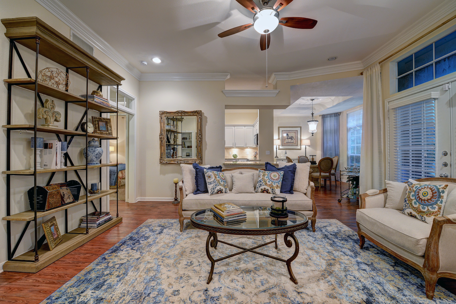 The Left Bank River Oaks Image 15