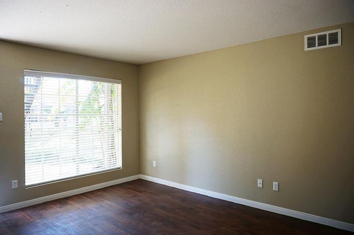 Salem Village Image 4