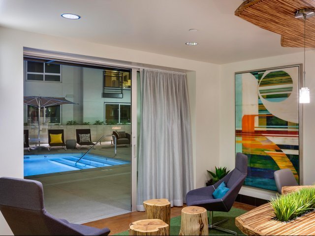 Wilshire La Brea Image 15