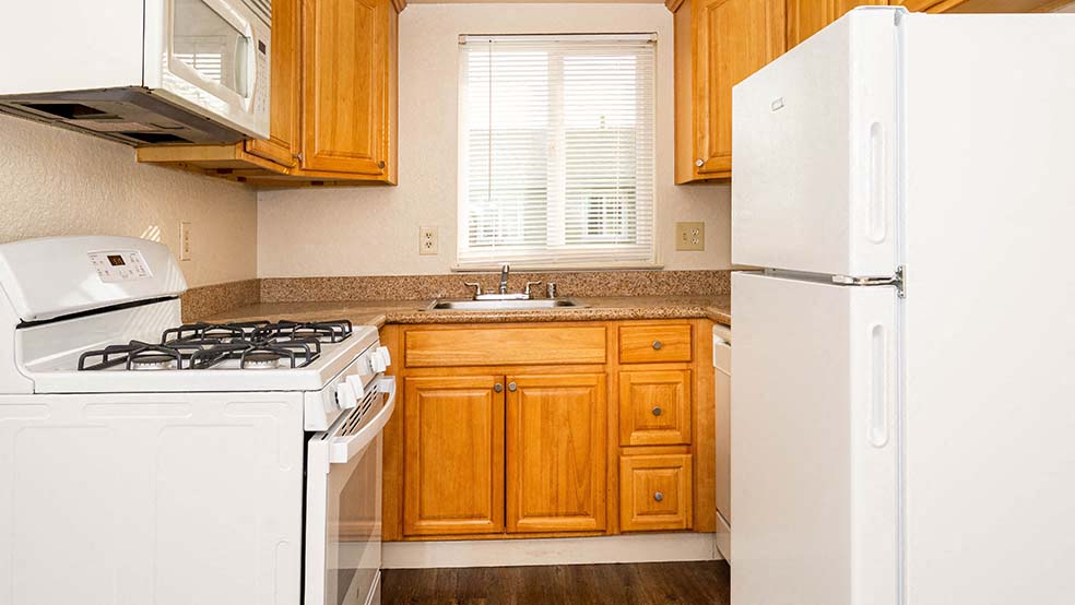 Alderwood Park Apartments Image 4