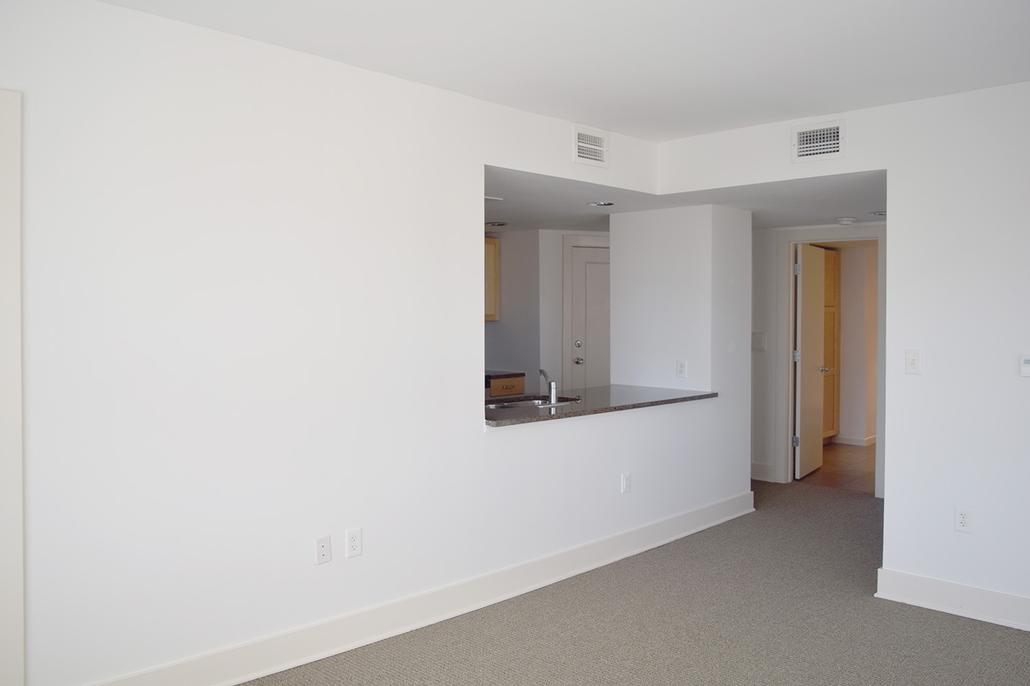Clyde Manor Image 3