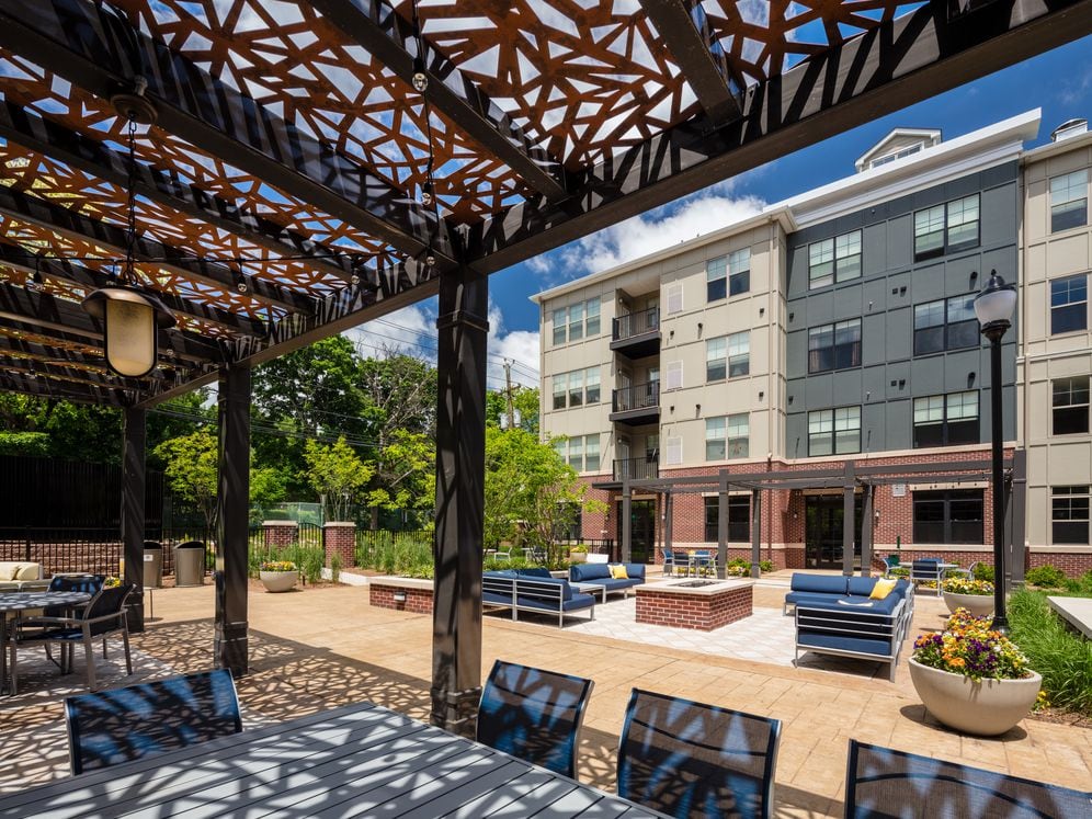 Courtyard with lounge seating