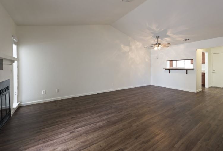 Lakeside Apartments Image 12