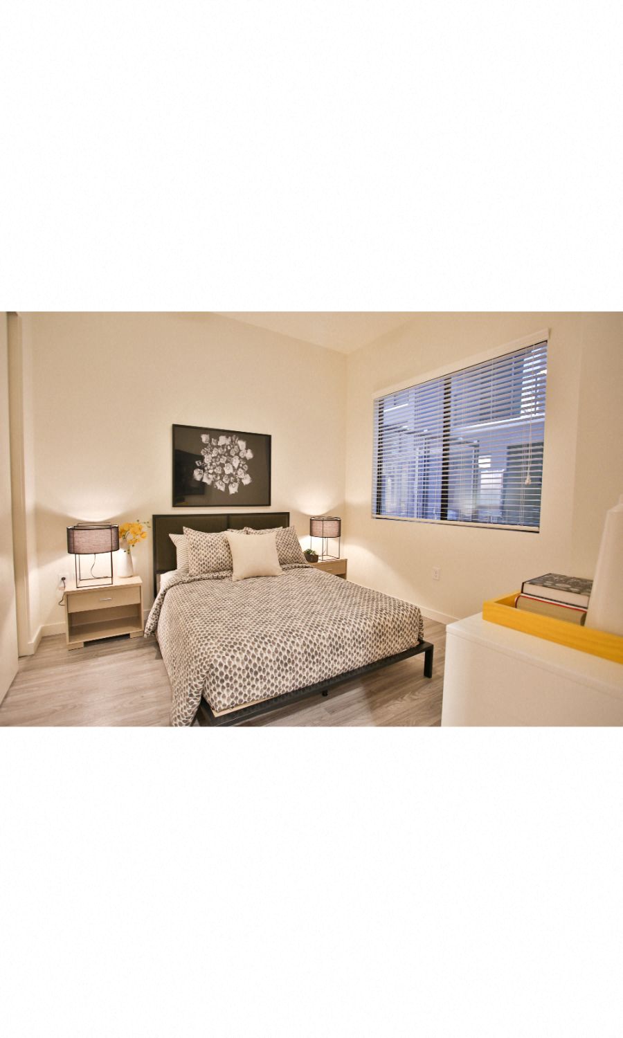 Dusk Scottsdale Apartments Image 17