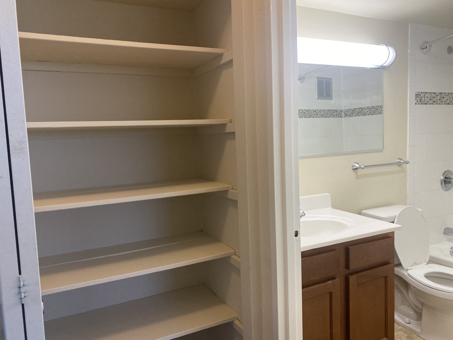 Silver Spring Towers Image 103