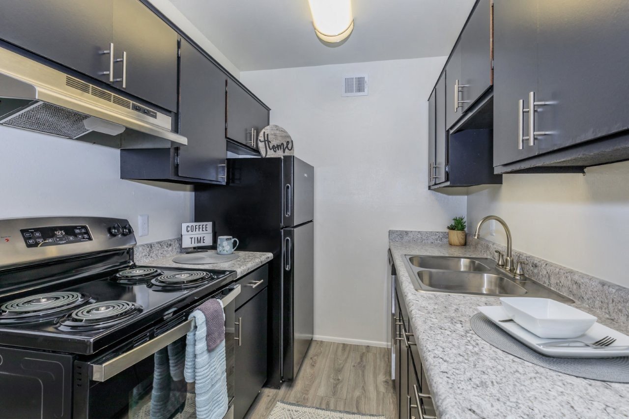 Fox Point Apartments Image 2