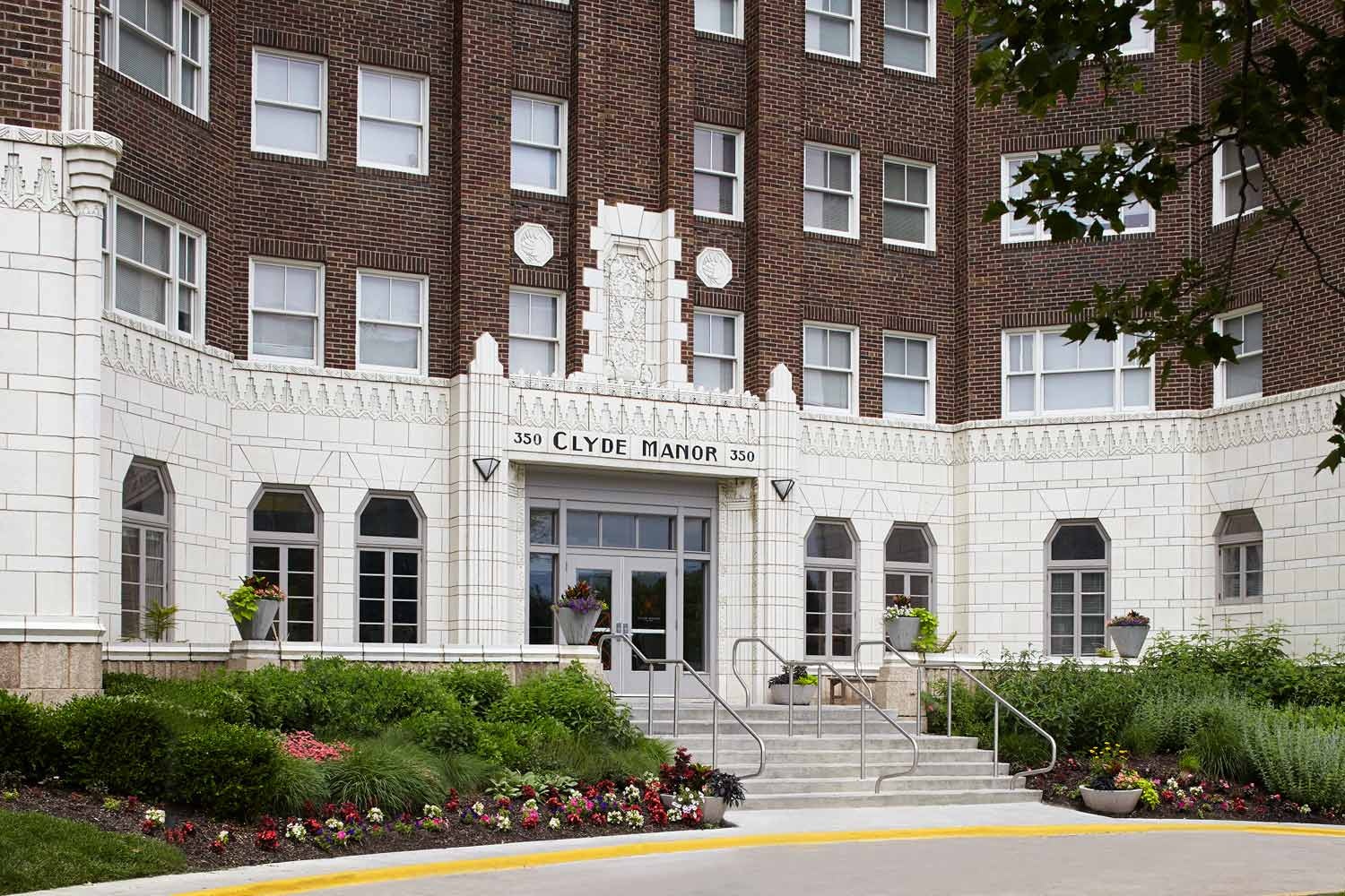 Clyde Manor Image 68