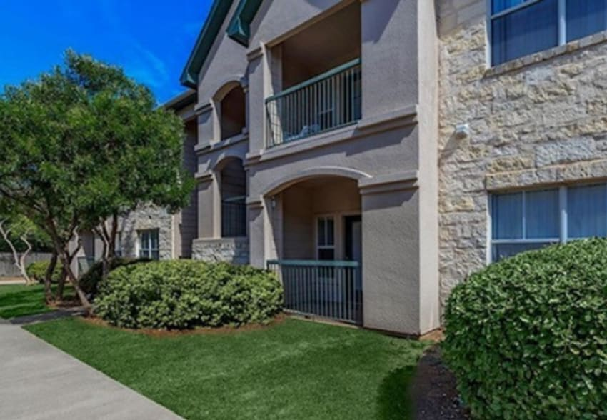Brentwood Oaks Image 2