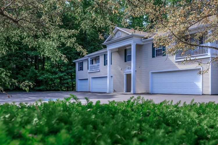 Lakeside Villas Image 3