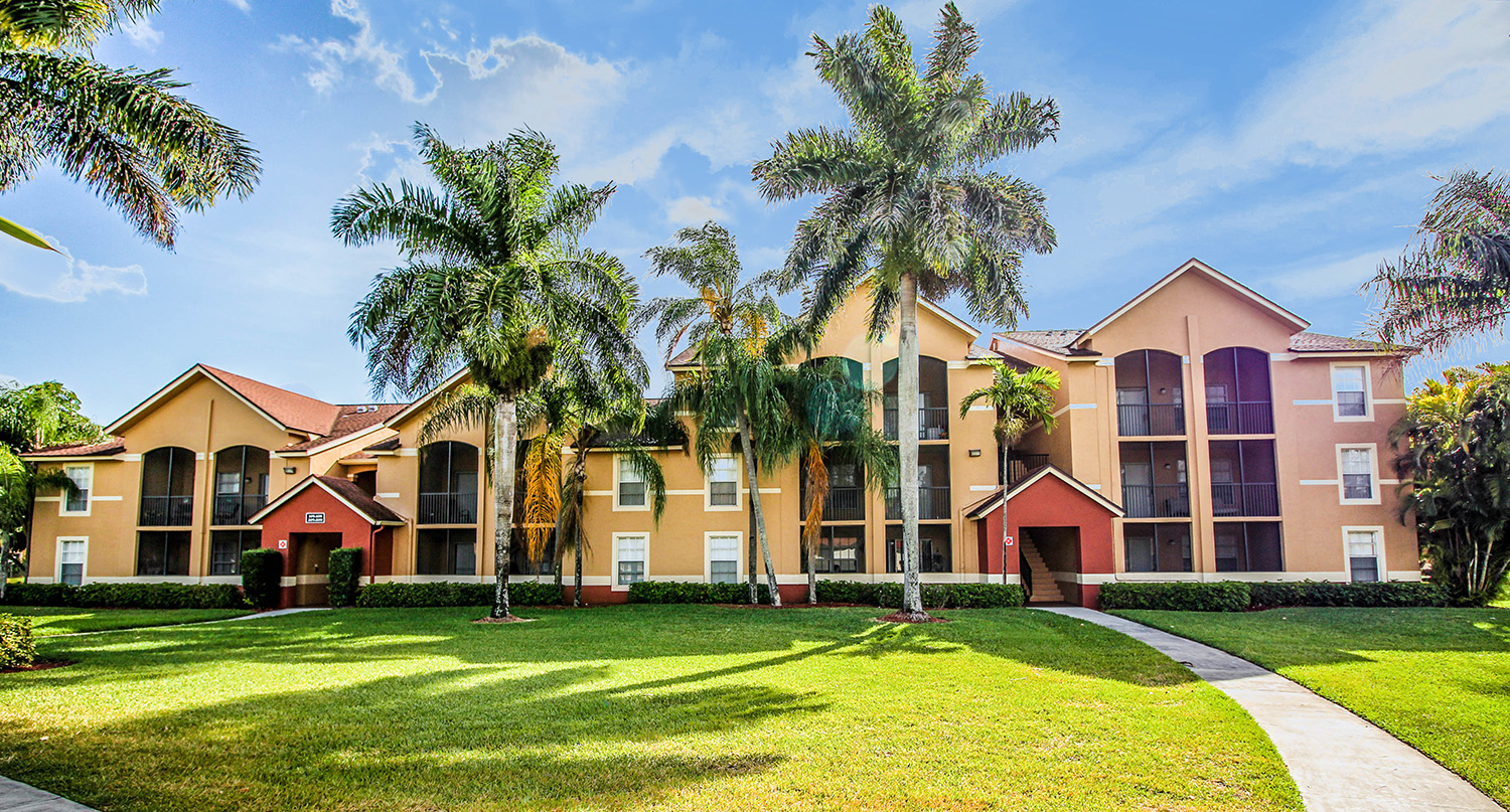 The Landings at Pembroke Lakes Apartments Image 2