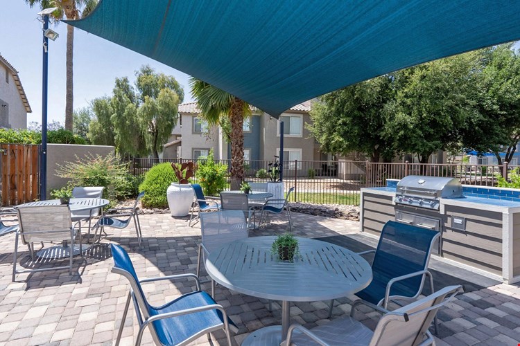 Enjoy cookouts at our poolside picnic area, complete with shaded tables and an oversized BBQ grill. Savor al fresco dining at its finest!