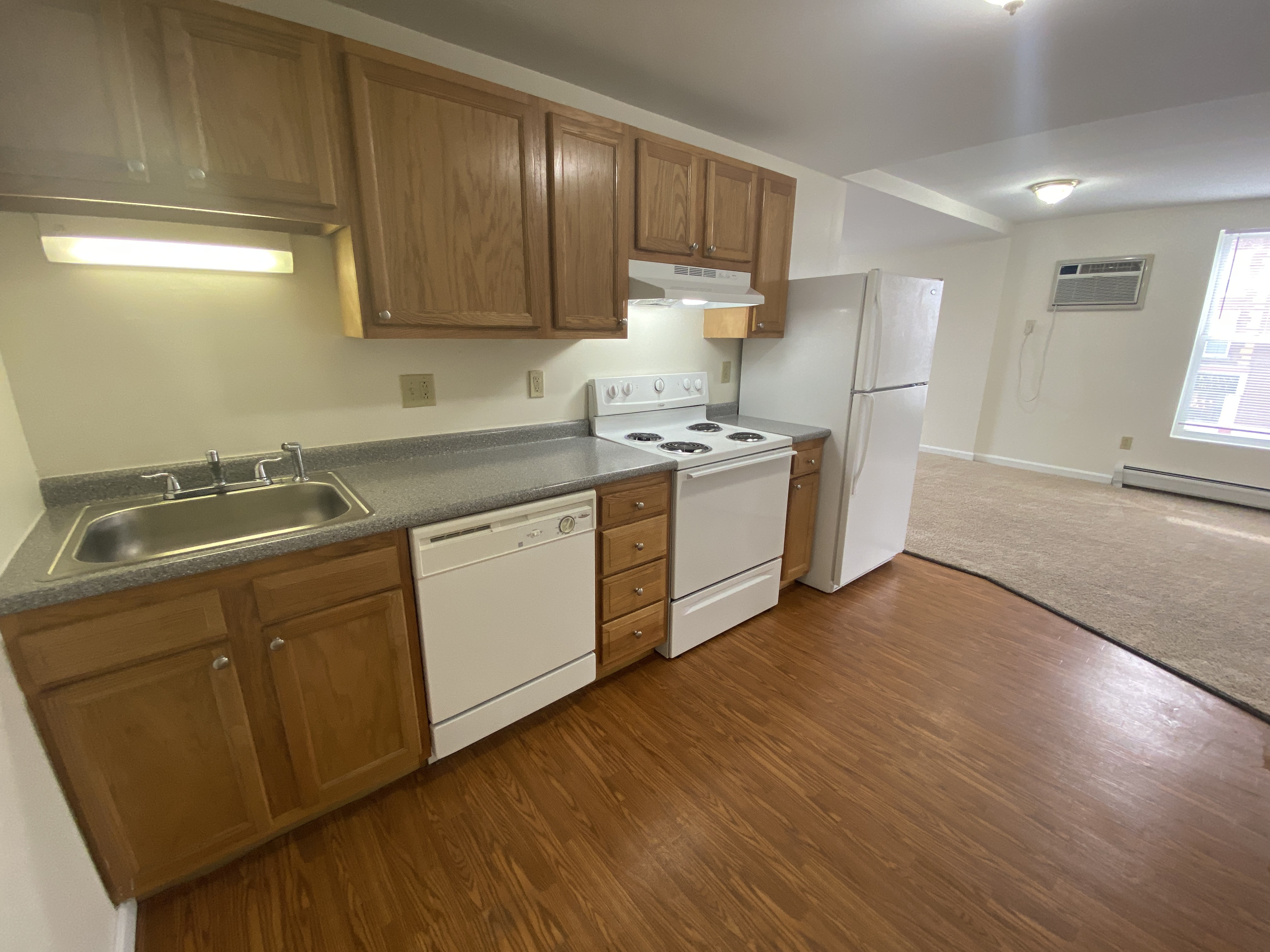 Landmark Apartments Image 9