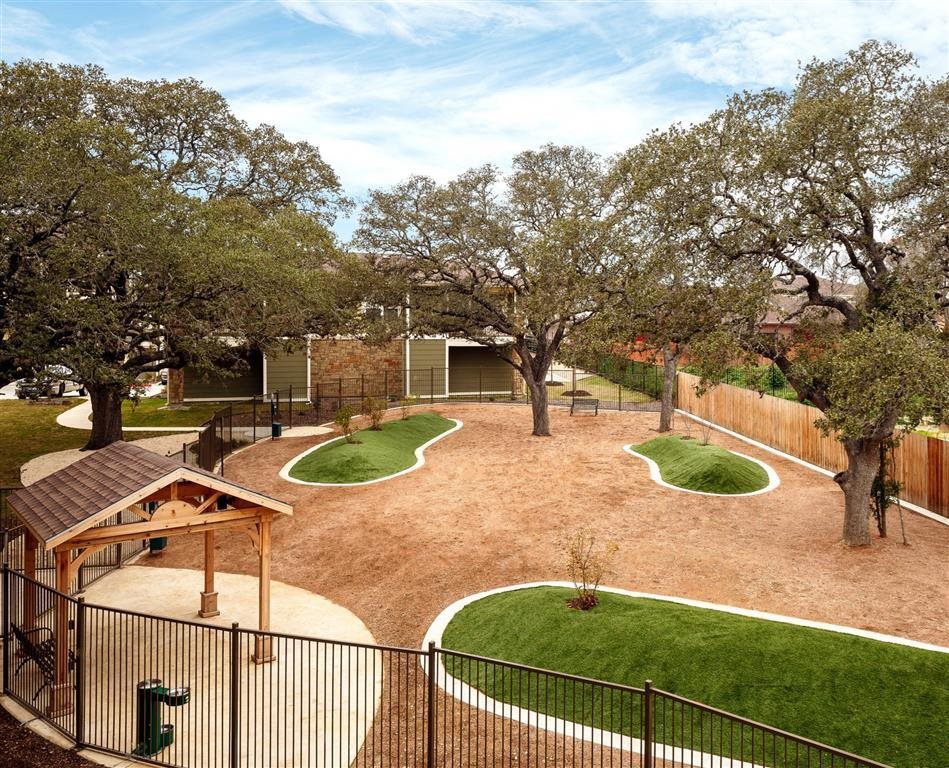 Thirty Oaks Image 11