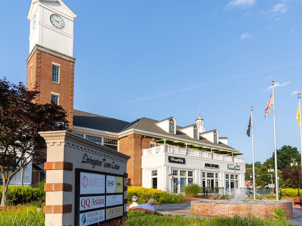 Short distance from Livingston Town Center