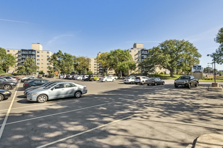 Park Towers Image 27