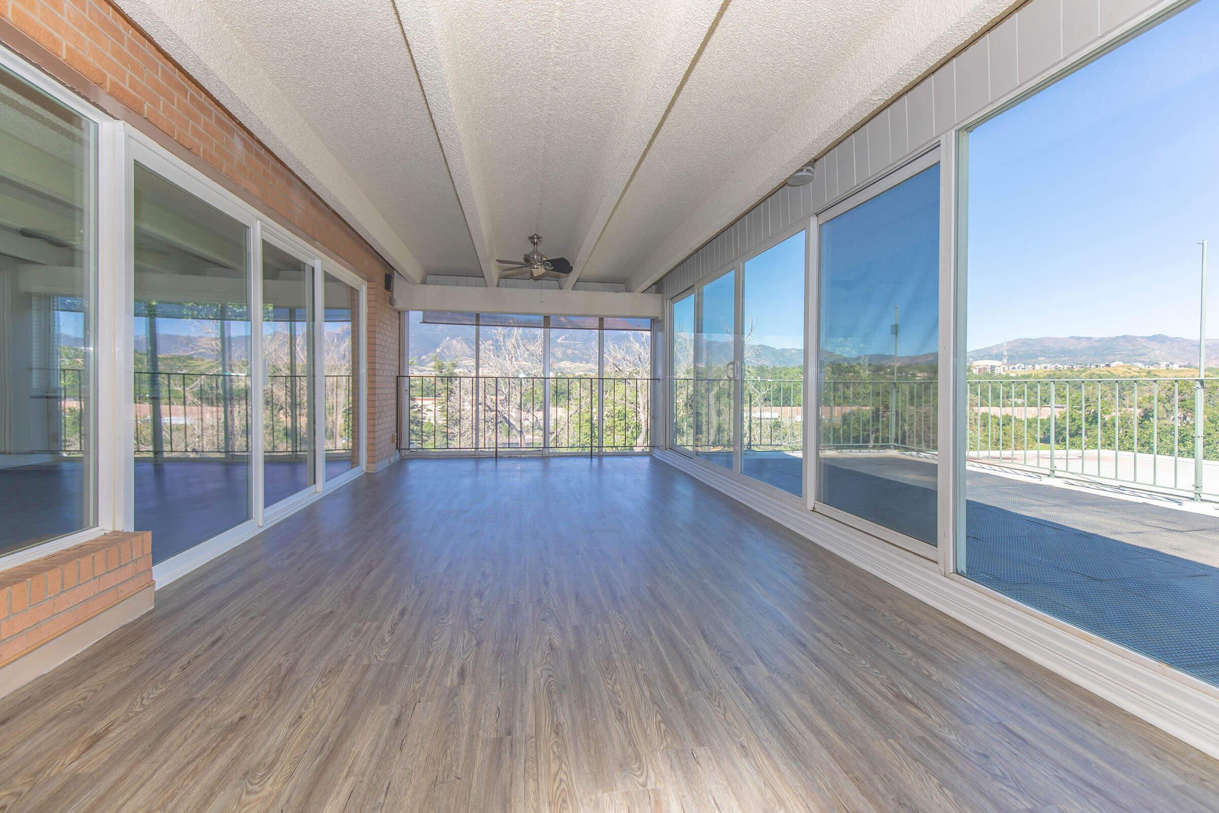 Boulder Crescent Image 78