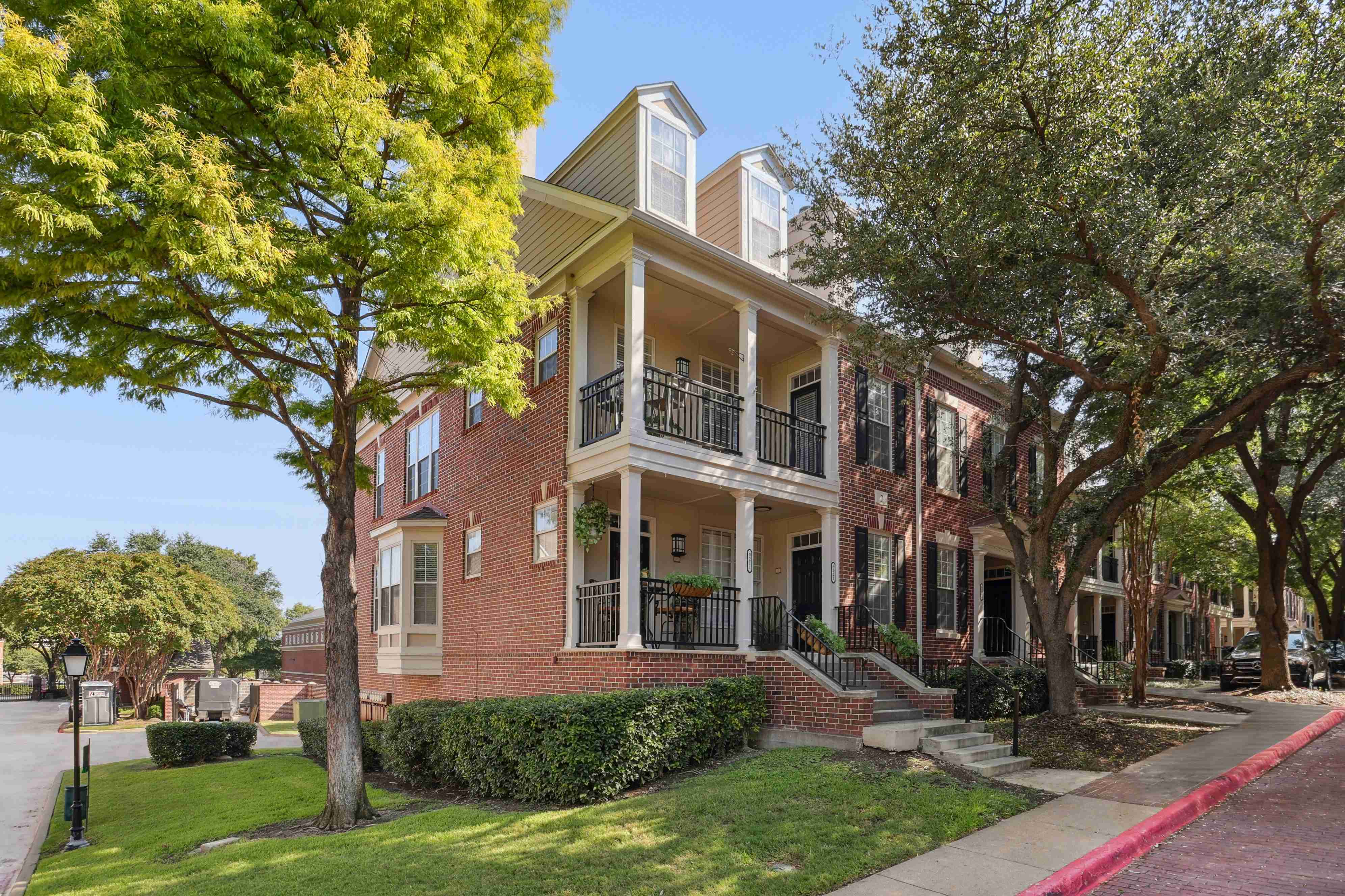 The Caruth Premier Townhome Apartments Image 33