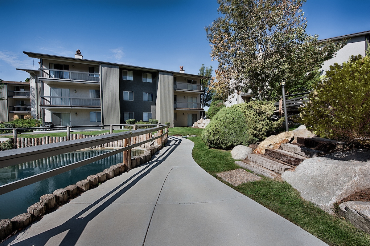 Country Lake Image 18